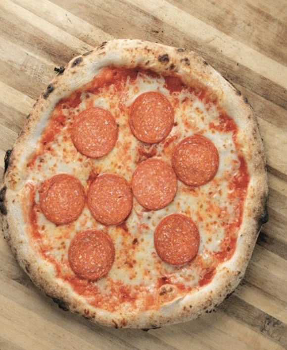 Salamlı pizza 